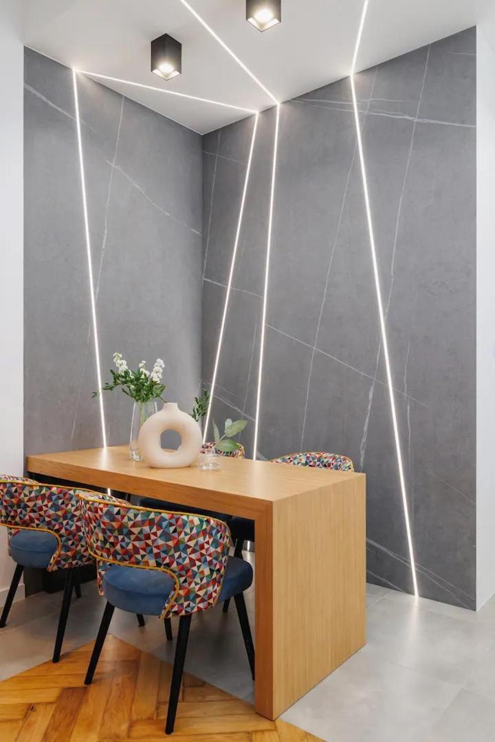 F-u-c-k Apartment