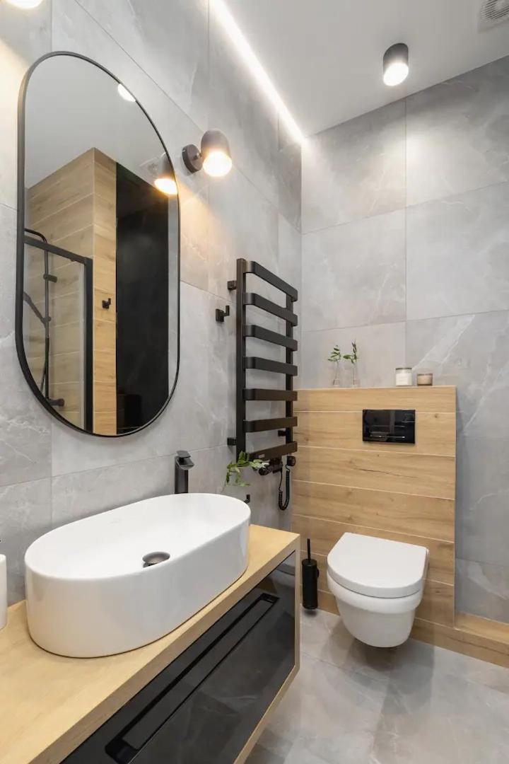 F-u-c-k Apartment *