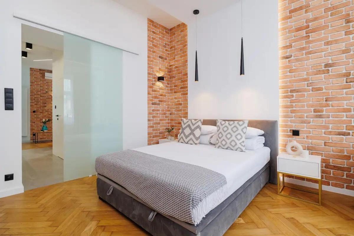 Apartment F-u-c-k Posen